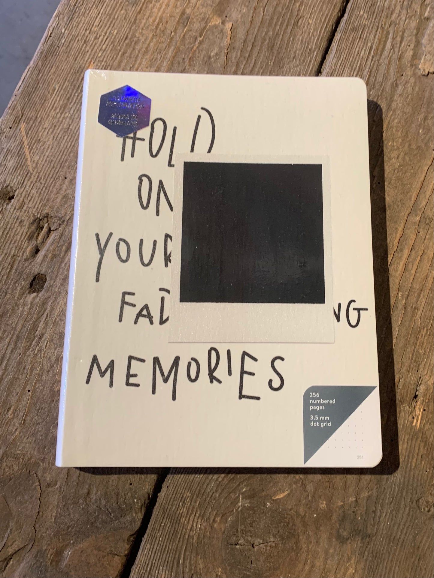 NUUNA notesbog - Fading memories