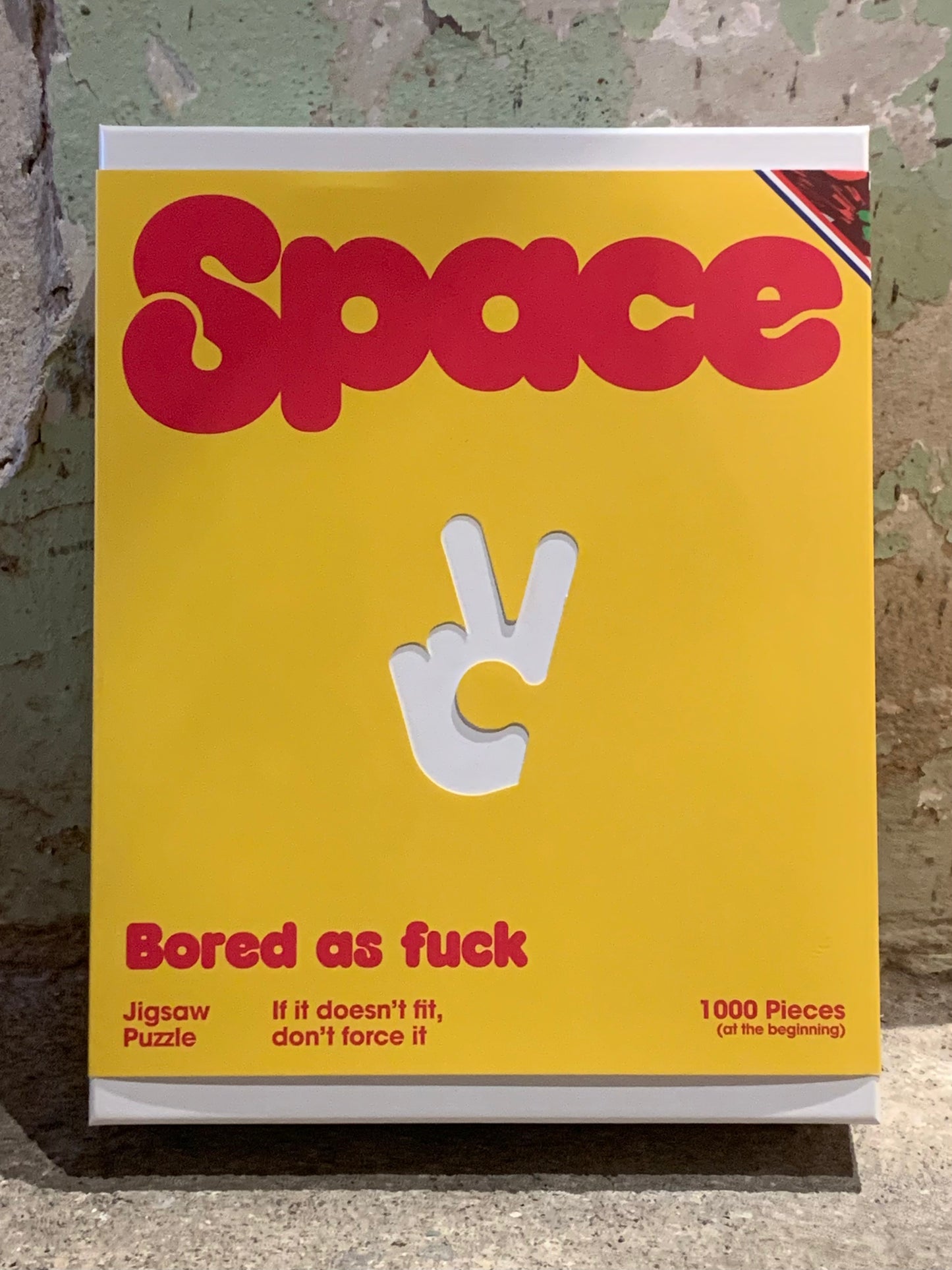Bored as fuck - 1000 brikker