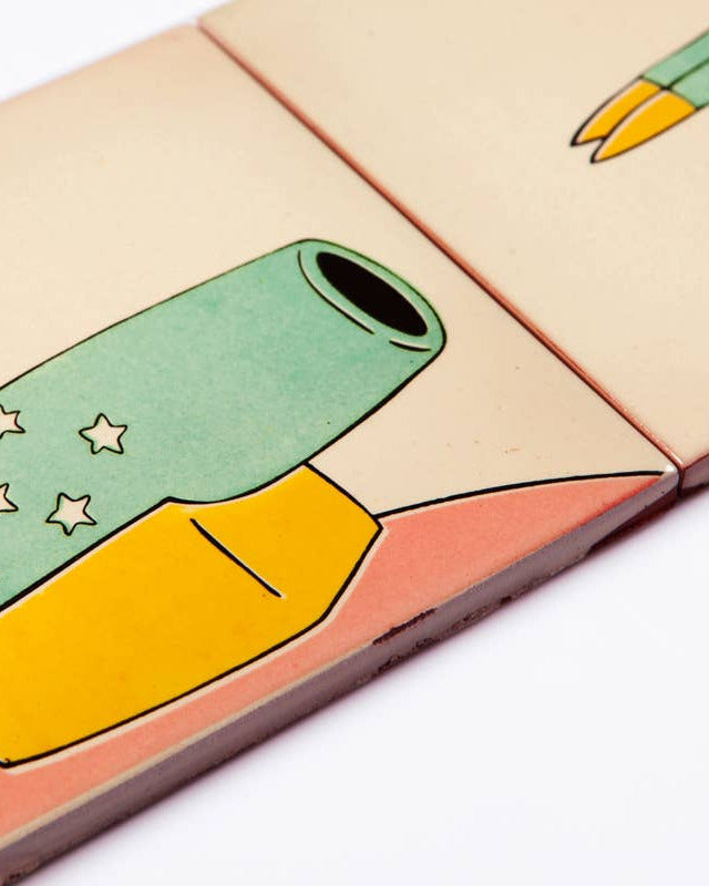 Bullet man - vægudsmykning med tre keramiske fliser