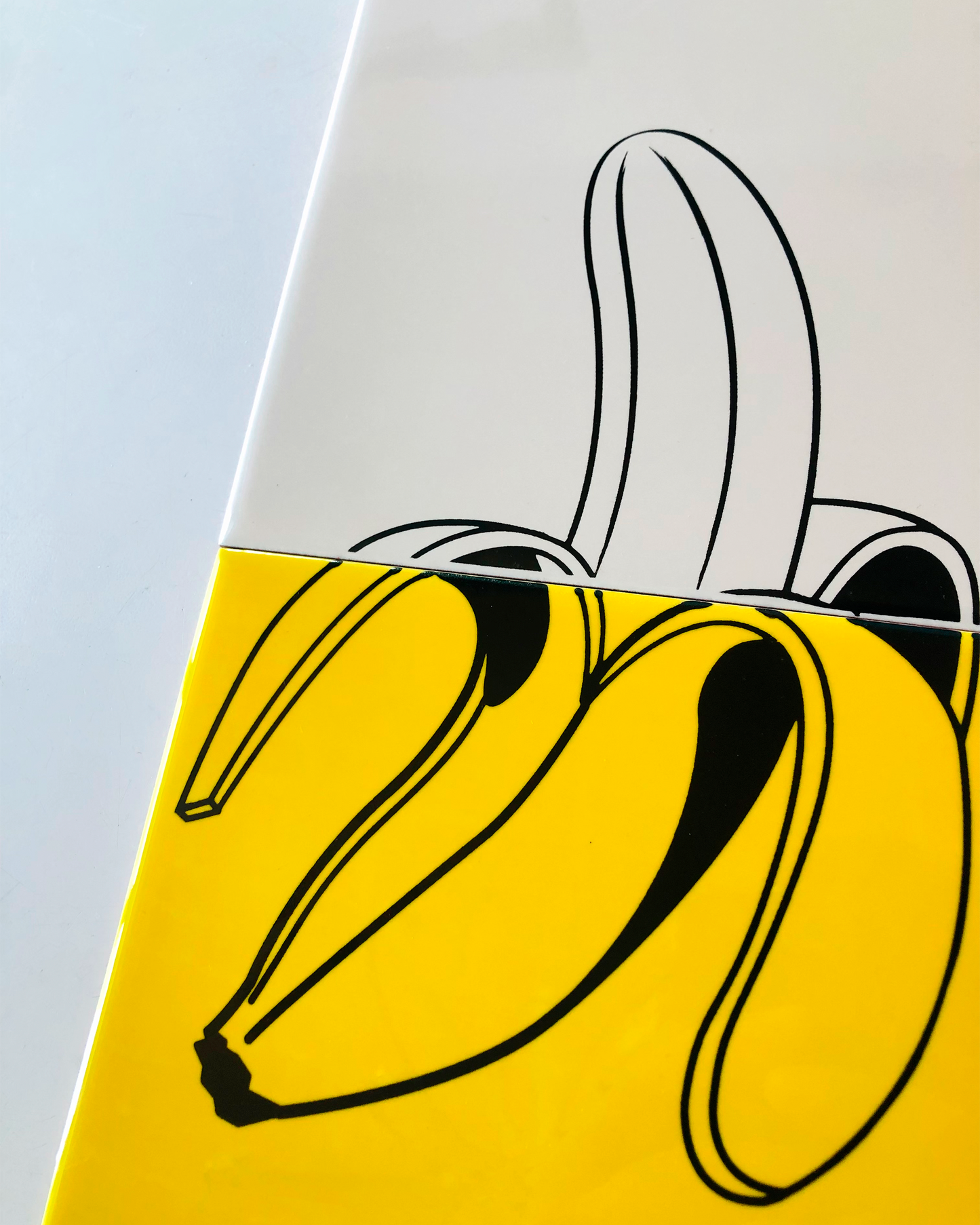 Banan - vægudsmykning med to keramiske fliser