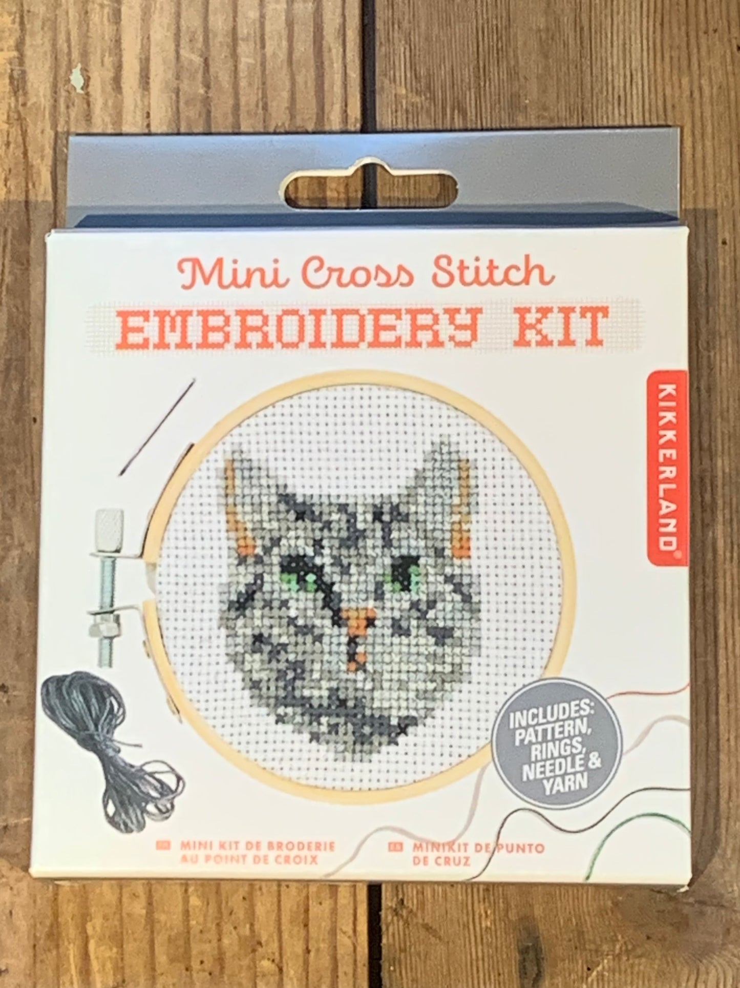 Broderikit - kat