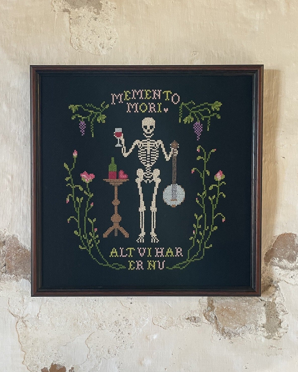 MEMENTO MORI - Alt vi har er nu -  Broderikit