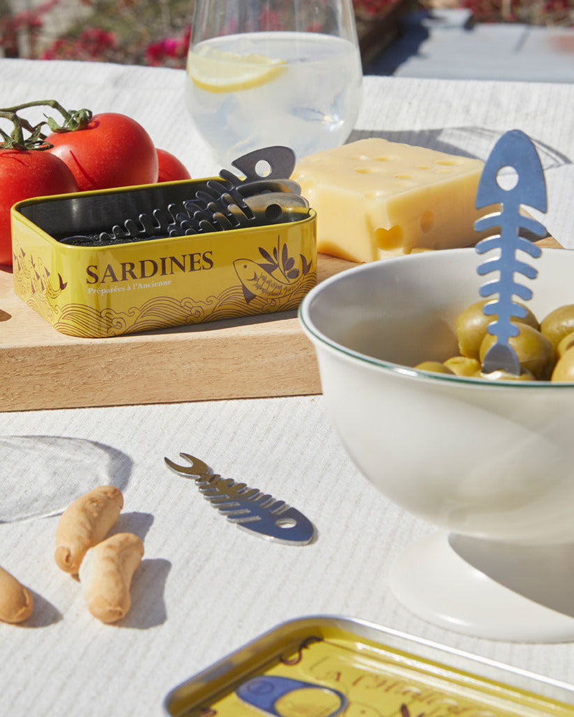 Snackgafler i konservesdåse